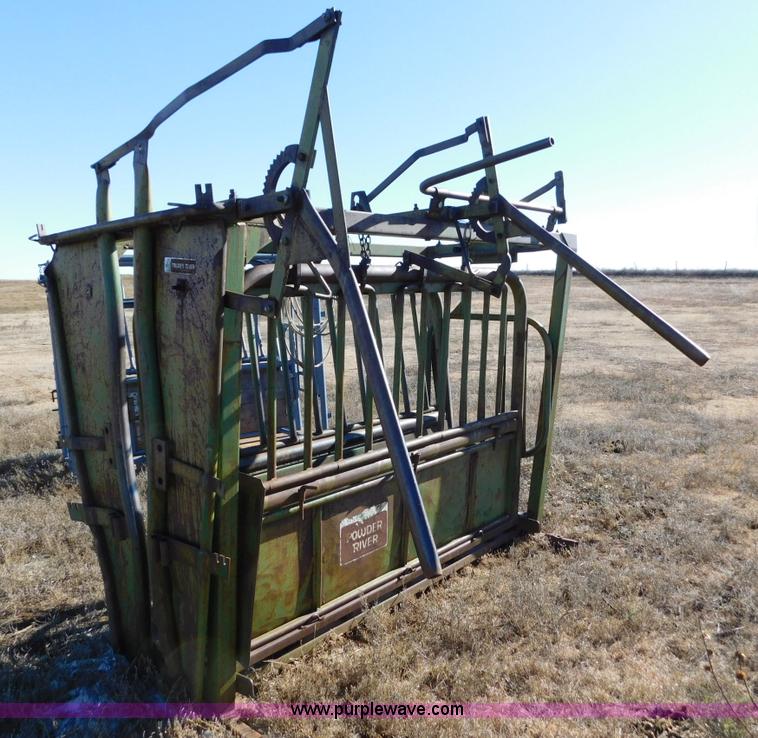 image for item AW9358 Powder River squeeze chute