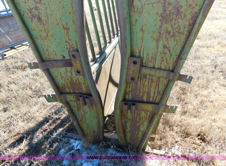 image for item AW9358 Powder River squeeze chute