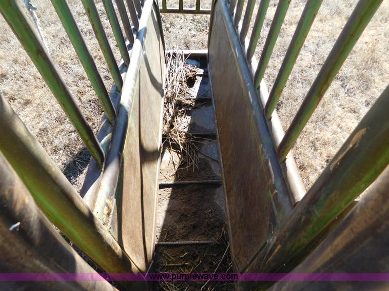 image for item AW9358 Powder River squeeze chute