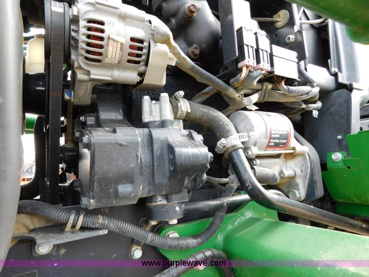 image for item AW9366 2011 John Deere 2720 MFWD tractor