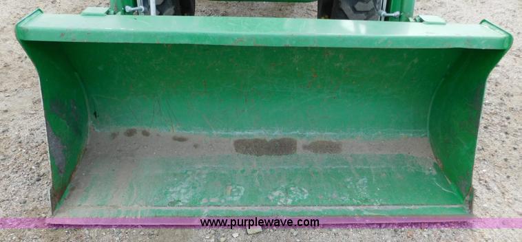 image for item AW9366 2011 John Deere 2720 MFWD tractor