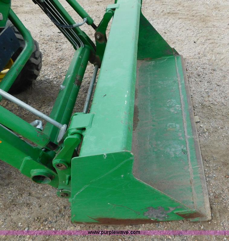 image for item AW9366 2011 John Deere 2720 MFWD tractor