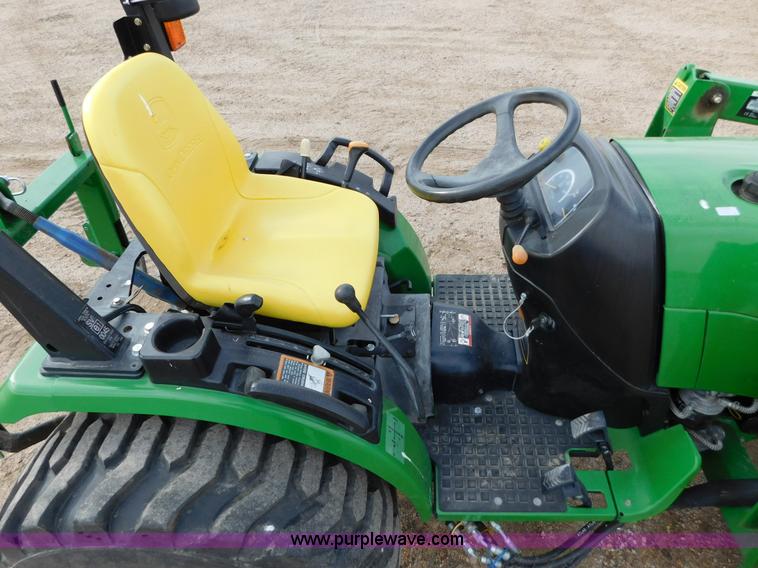 image for item AW9366 2011 John Deere 2720 MFWD tractor