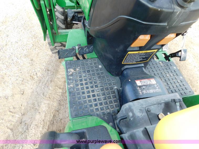 image for item AW9366 2011 John Deere 2720 MFWD tractor