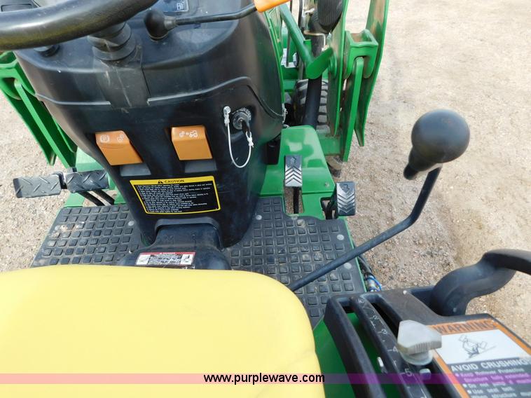 image for item AW9366 2011 John Deere 2720 MFWD tractor
