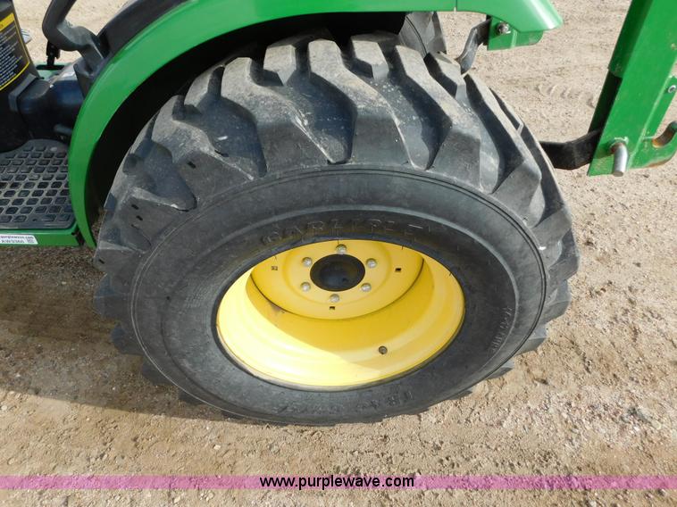 image for item AW9366 2011 John Deere 2720 MFWD tractor