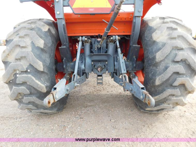 image for item AW9367 2011 Kubota L3240D MFWD tractor
