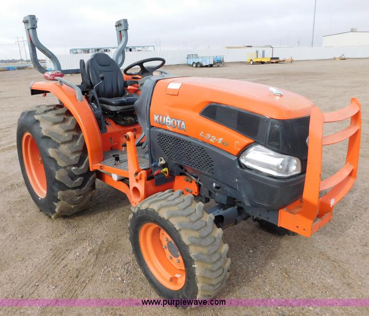image for item AW9367 2011 Kubota L3240D MFWD tractor