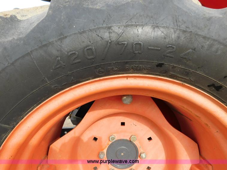 image for item AW9367 2011 Kubota L3240D MFWD tractor