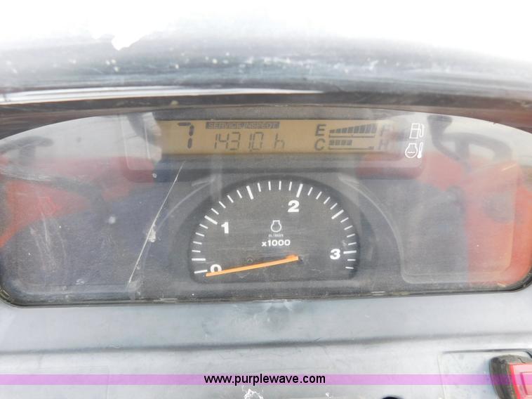 image for item AW9367 2011 Kubota L3240D MFWD tractor