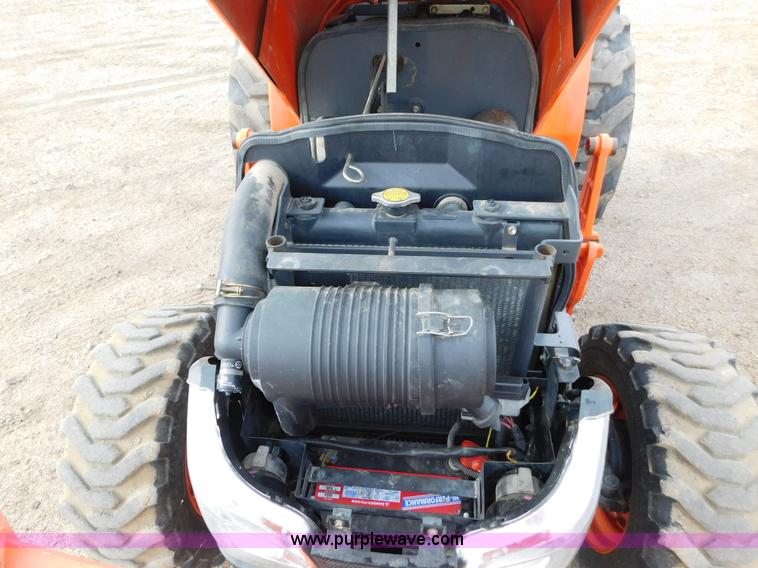 image for item AW9367 2011 Kubota L3240D MFWD tractor