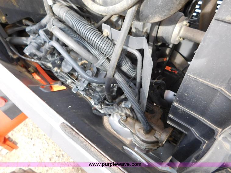 image for item AW9367 2011 Kubota L3240D MFWD tractor