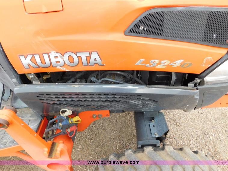 image for item AW9367 2011 Kubota L3240D MFWD tractor