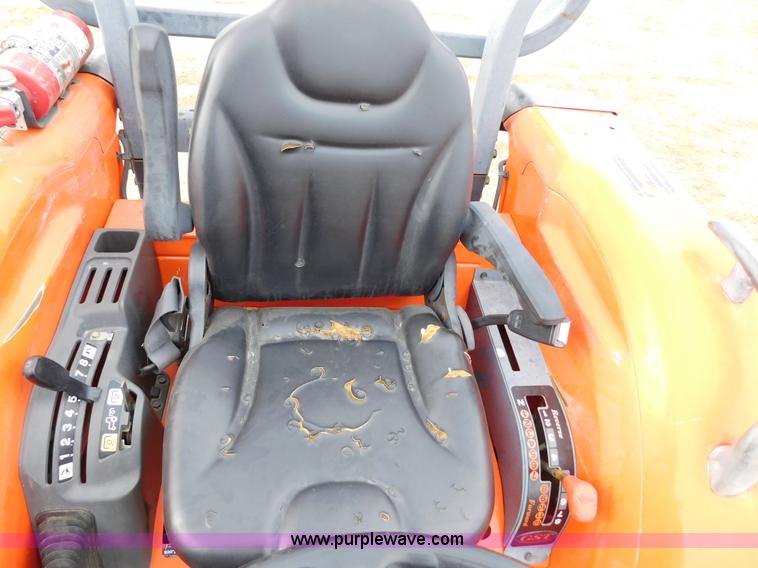 image for item AW9367 2011 Kubota L3240D MFWD tractor