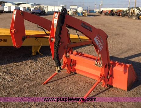 image for item AW9367 2011 Kubota L3240D MFWD tractor