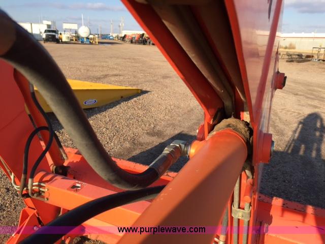 image for item AW9367 2011 Kubota L3240D MFWD tractor