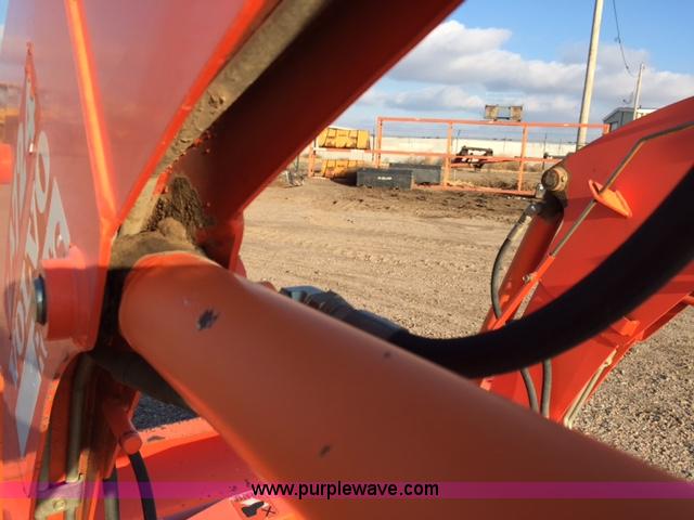 image for item AW9367 2011 Kubota L3240D MFWD tractor