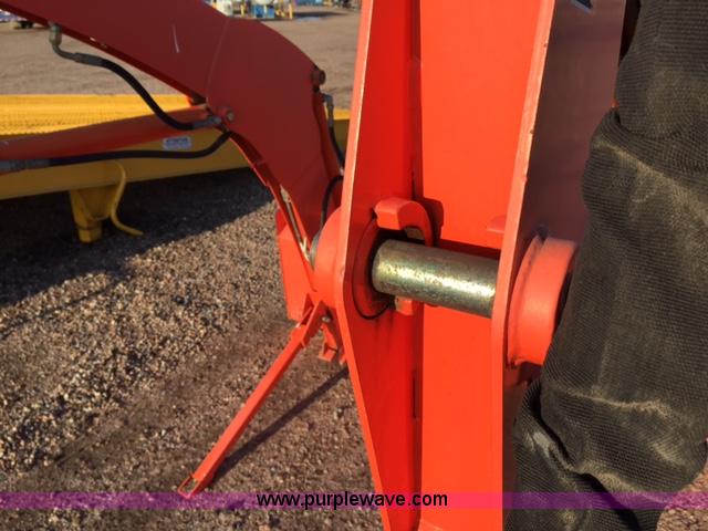 image for item AW9367 2011 Kubota L3240D MFWD tractor