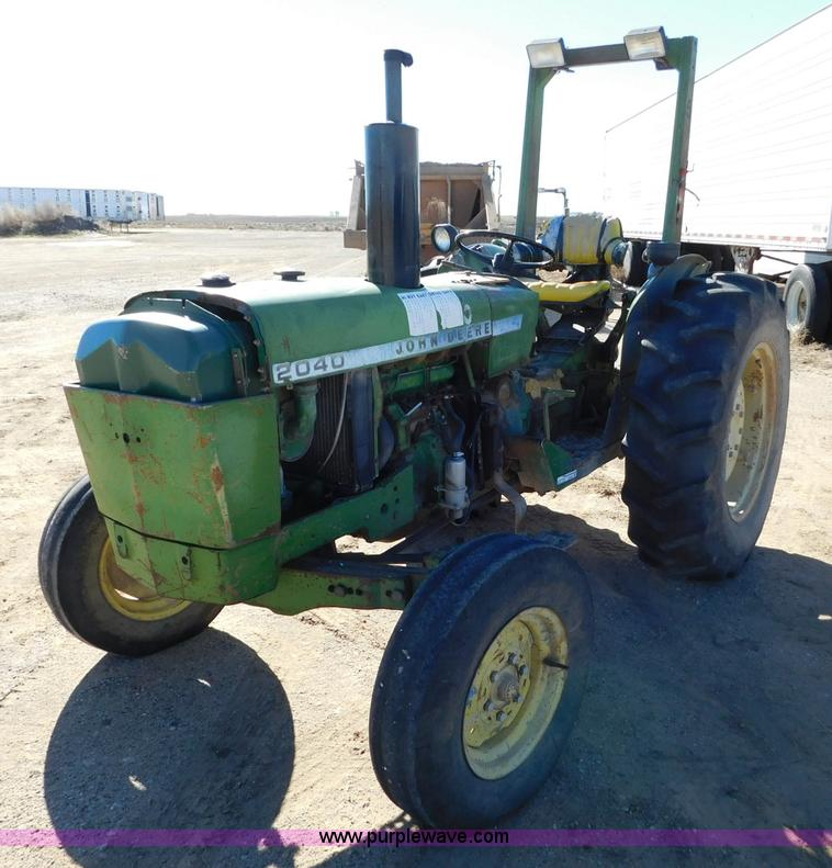 image for item AW9371 John Deere 2040 tractor
