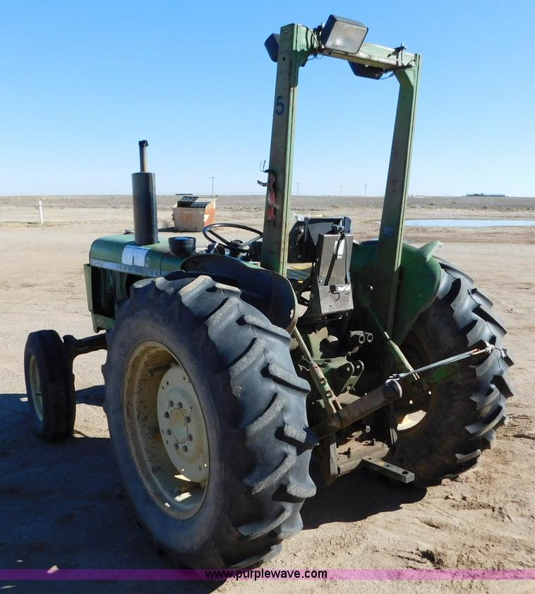 image for item AW9371 John Deere 2040 tractor