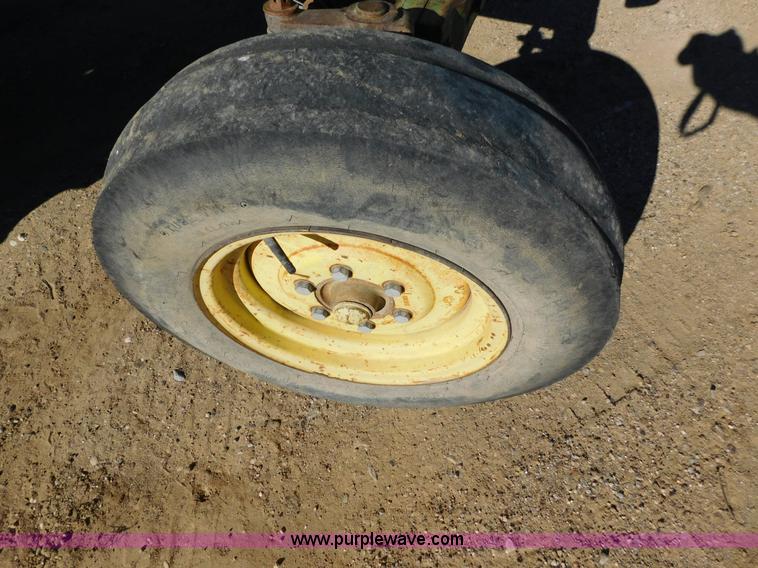 image for item AW9371 John Deere 2040 tractor