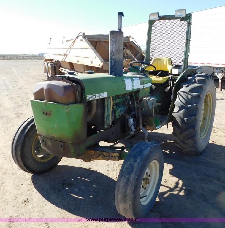 image for item AW9372 John Deere 2040 tractor