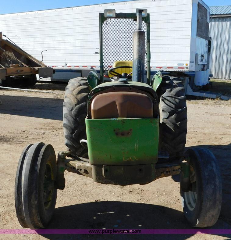 image for item AW9372 John Deere 2040 tractor