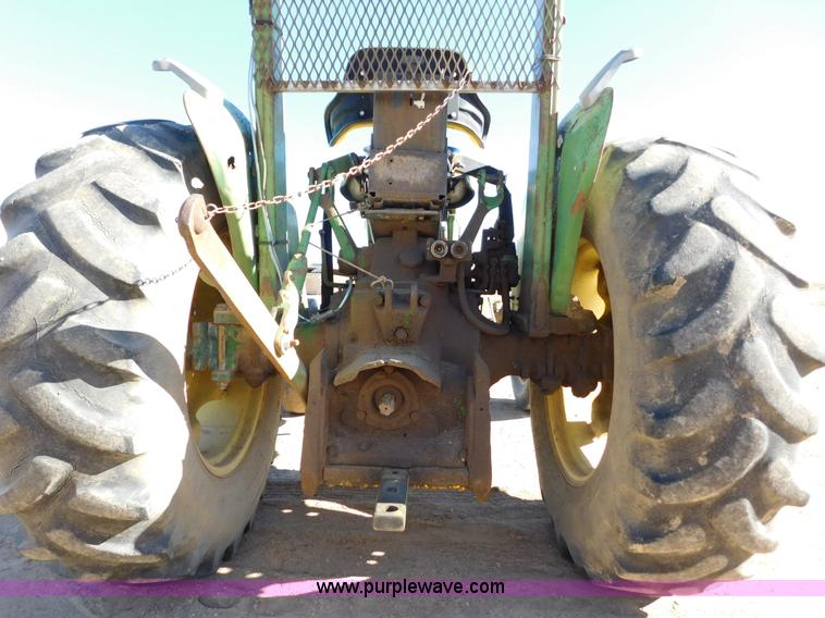image for item AW9372 John Deere 2040 tractor