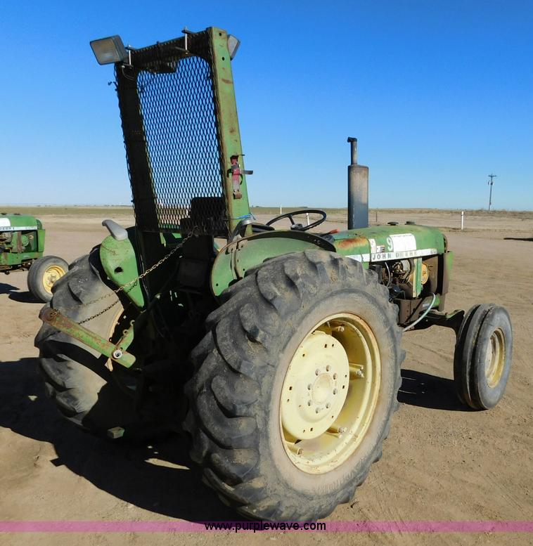 image for item AW9372 John Deere 2040 tractor