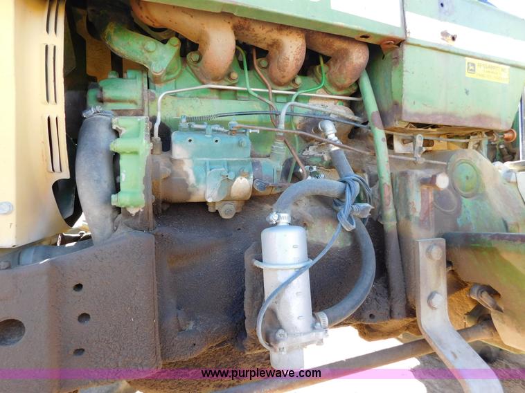 image for item AW9372 John Deere 2040 tractor