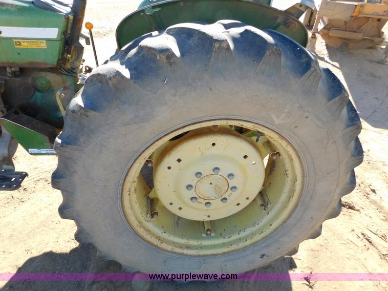 image for item AW9372 John Deere 2040 tractor