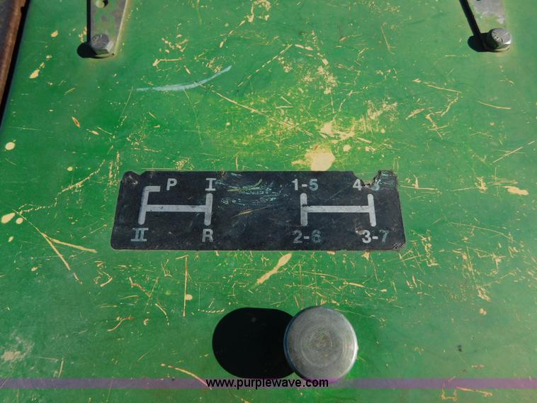 image for item AW9372 John Deere 2040 tractor