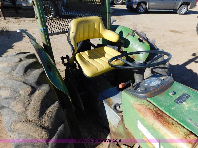 image for item AW9372 John Deere 2040 tractor