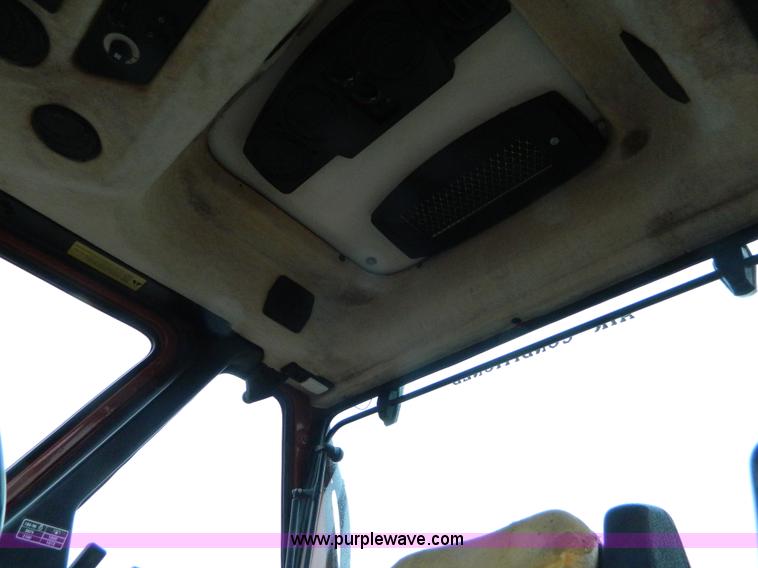 image for item AX9585 1990 Hesston 180-90 MFWD tractor