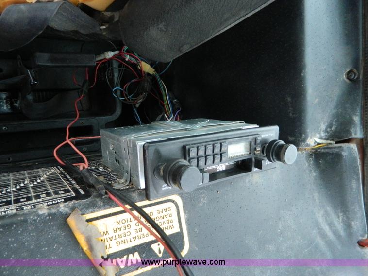 image for item AX9585 1990 Hesston 180-90 MFWD tractor