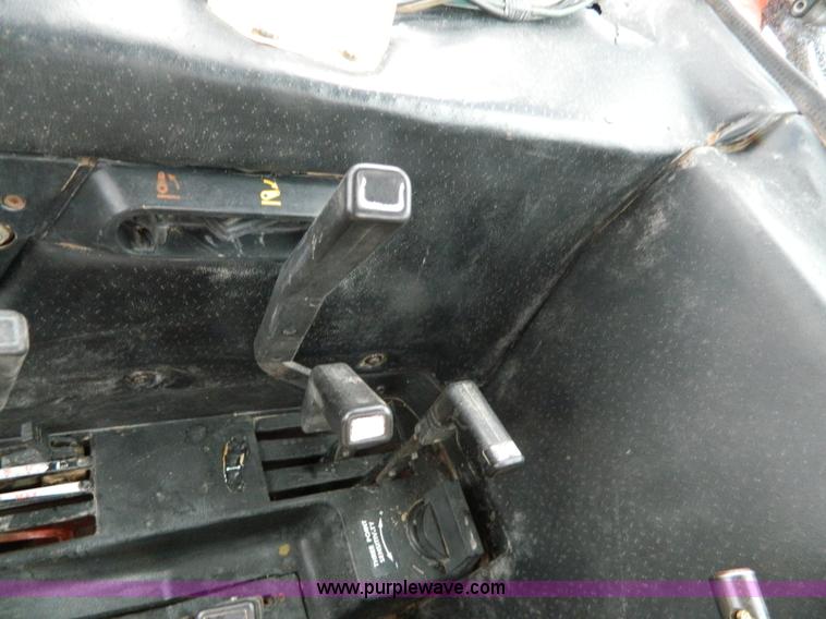 image for item AX9585 1990 Hesston 180-90 MFWD tractor