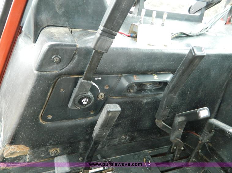 image for item AX9585 1990 Hesston 180-90 MFWD tractor