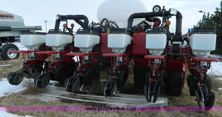 image for item AX9586 2005 AGCO White 8524 planter