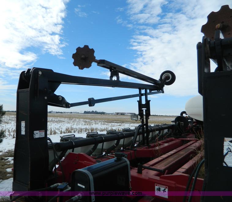 image for item AX9586 2005 AGCO White 8524 planter