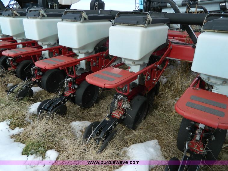 image for item AX9586 2005 AGCO White 8524 planter