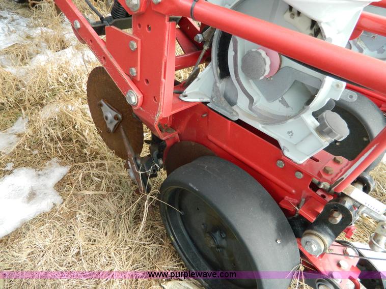 image for item AX9586 2005 AGCO White 8524 planter