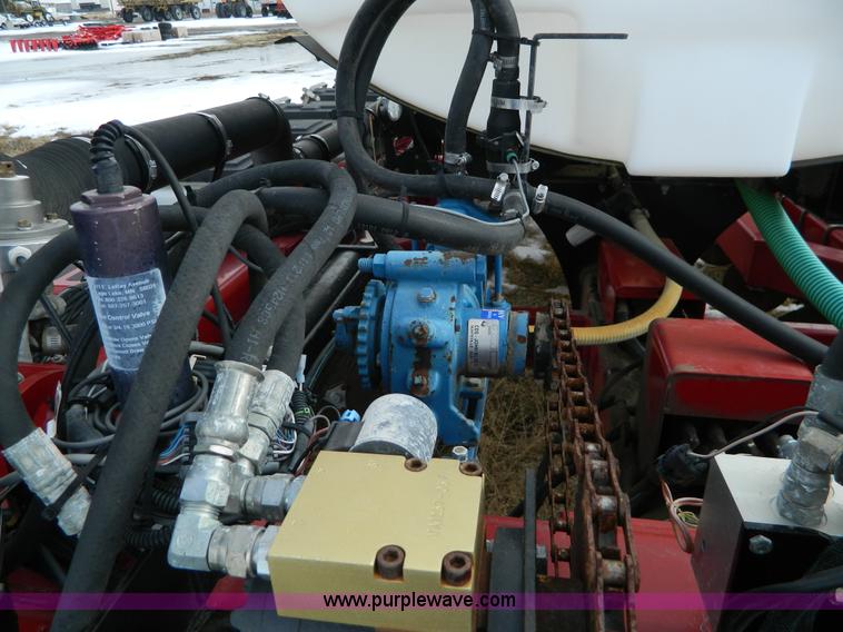 image for item AX9586 2005 AGCO White 8524 planter