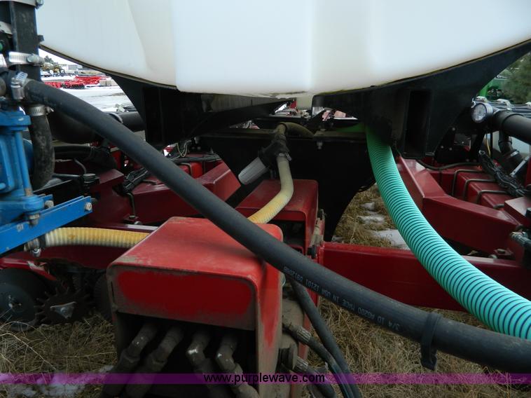 image for item AX9586 2005 AGCO White 8524 planter