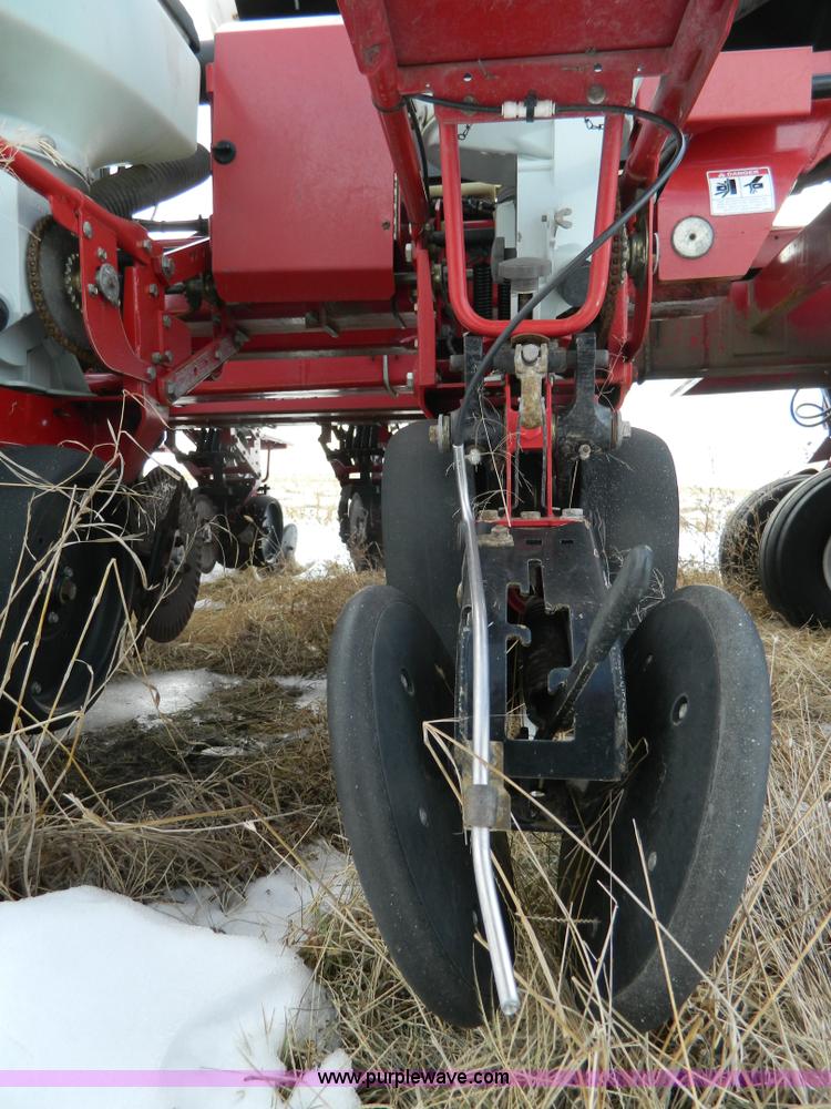 image for item AX9586 2005 AGCO White 8524 planter