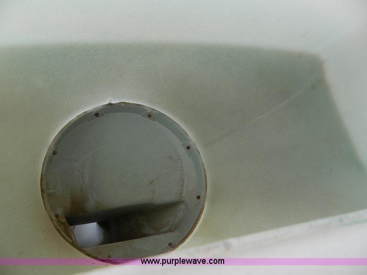 image for item AX9586 2005 AGCO White 8524 planter