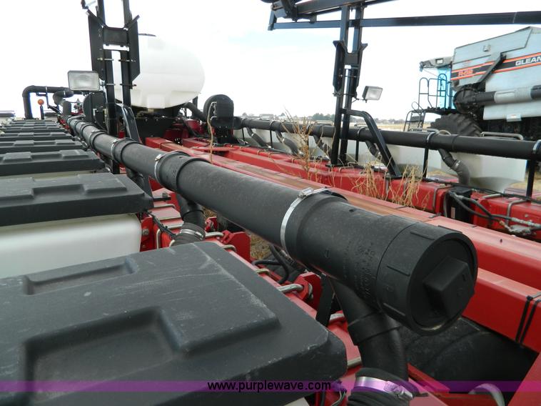 image for item AX9586 2005 AGCO White 8524 planter