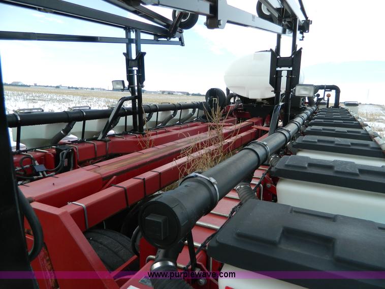 image for item AX9586 2005 AGCO White 8524 planter