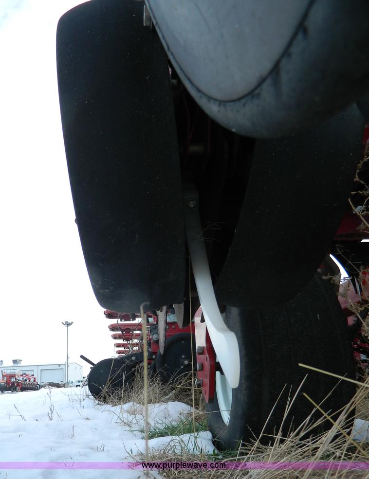 image for item AX9586 2005 AGCO White 8524 planter