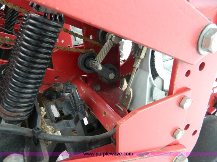 image for item AX9586 2005 AGCO White 8524 planter