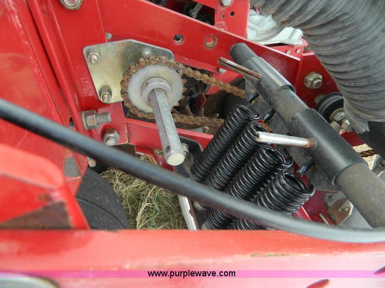 image for item AX9586 2005 AGCO White 8524 planter